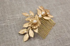 Flower and leaf hair comb